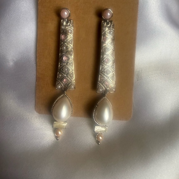 Elegant Silver and Pink Dangle Earrings - Picture 4 of 5
